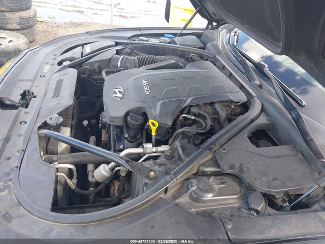 HYUNDAI GENESIS 3.8 - 10