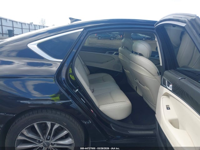 HYUNDAI GENESIS 3.8 - 8