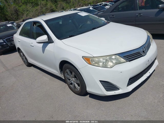 TOYOTA CAMRY - 1