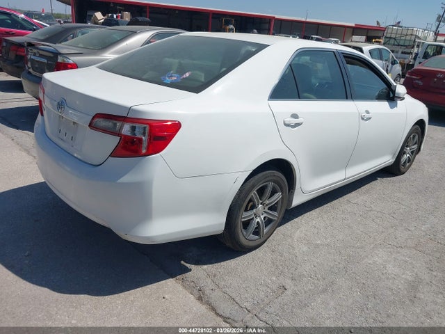 TOYOTA CAMRY - 4