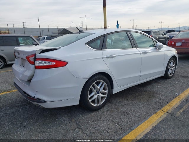 FORD FUSION SE - 4