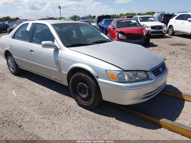 2000 TOYOTA CAMRY LE