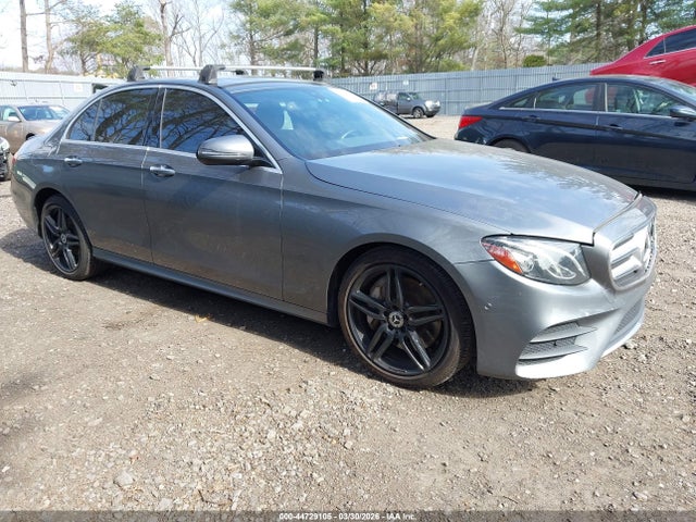 MERCEDES-BENZ E-CLASS - 1