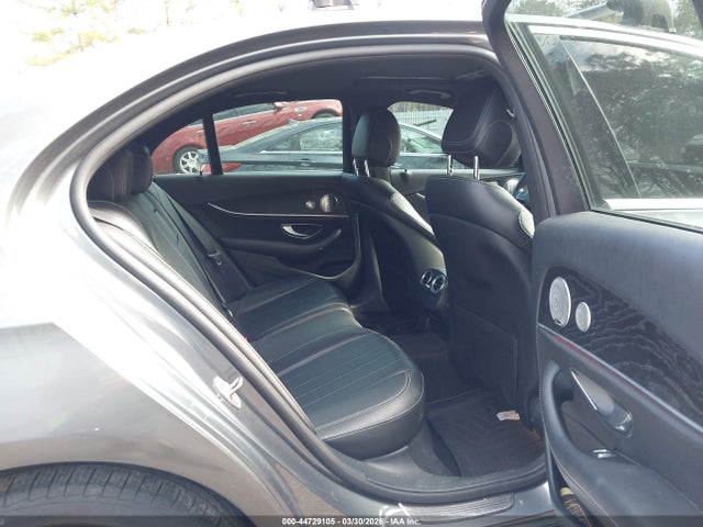 MERCEDES-BENZ E-CLASS - 8