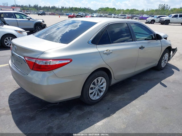 TOYOTA CAMRY - 4
