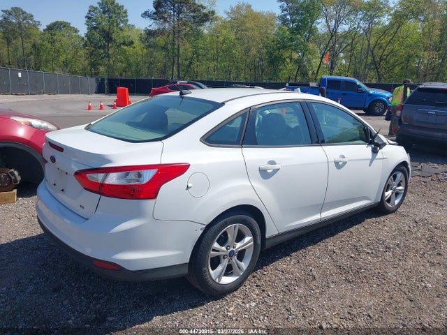 FORD FOCUS SE - 4