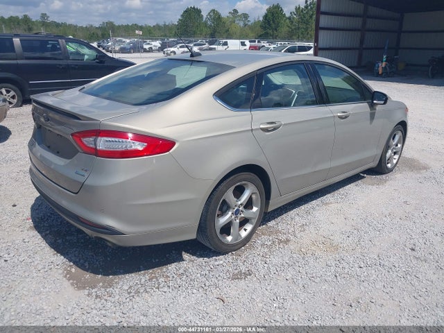 FORD FUSION SE - 4