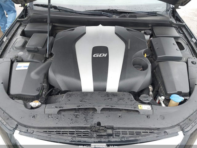 HYUNDAI GENESIS 3.8 - 10