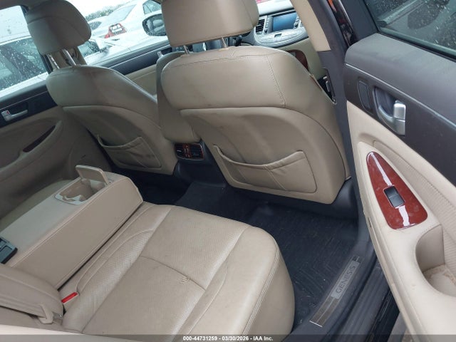 HYUNDAI GENESIS 3.8 - 8