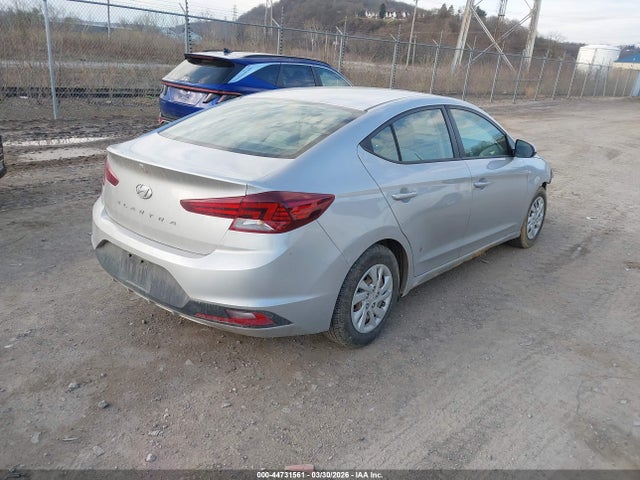 HYUNDAI ELANTRA SE - 4