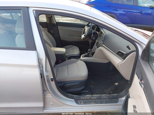 HYUNDAI ELANTRA SE - 5