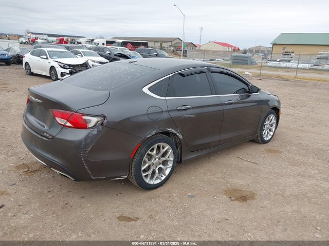 صورة 4 لـ 2016 Chrysler 200 C