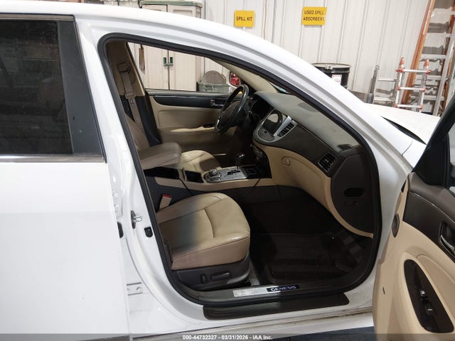 HYUNDAI GENESIS 4.6 - 5