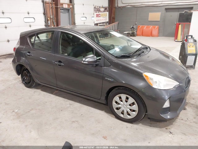 TOYOTA PRIUS C - 1
