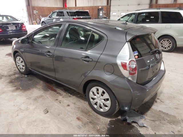 TOYOTA PRIUS C - 3
