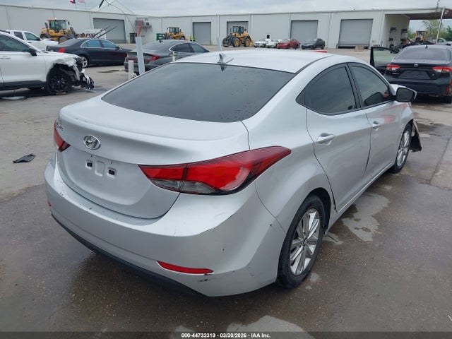 2015 Hyundai ELANTRA SE — фото 4
