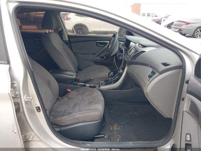 2015 Hyundai ELANTRA SE — фото 5