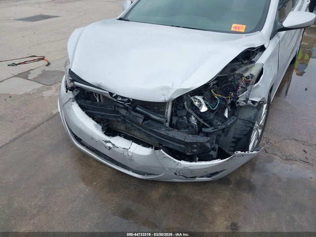 صورة 6 لـ 2015 Hyundai ELANTRA SE