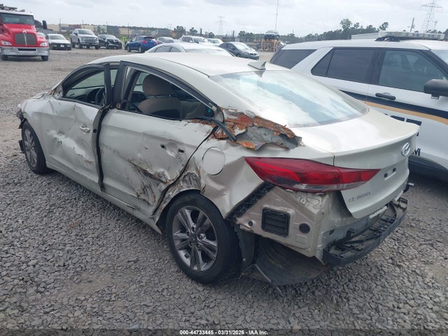 HYUNDAI ELANTRA SE - 3