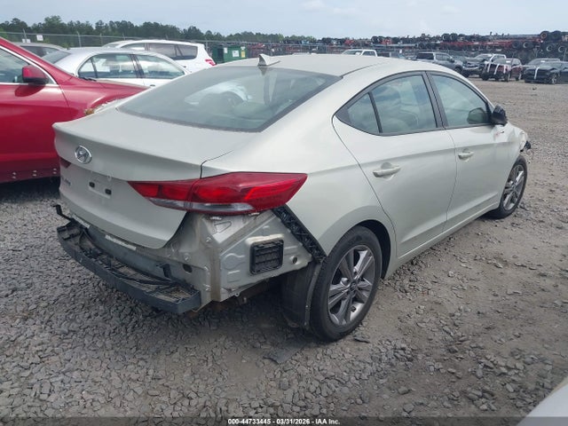 HYUNDAI ELANTRA SE - 4