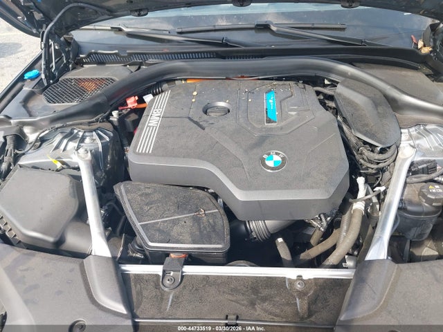 صورة 10 لـ 2023 BMW 530E