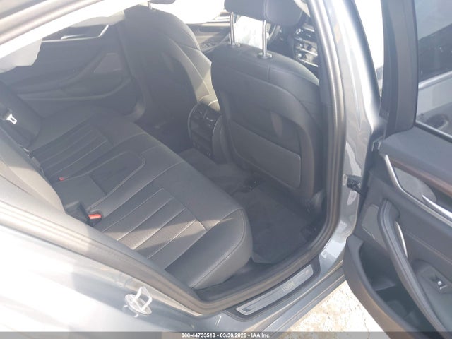 صورة 8 لـ 2023 BMW 530E