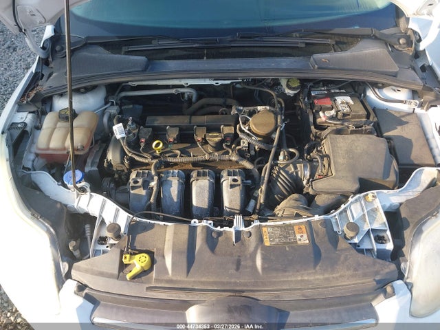 FORD FOCUS SE - 10