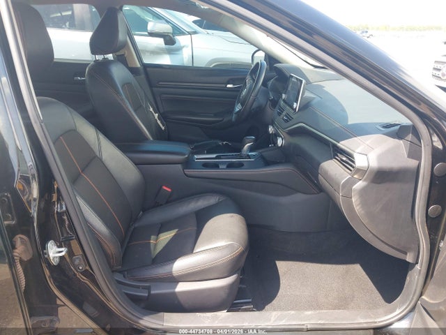 2020 Nissan ALTIMA SR FWD photo 5