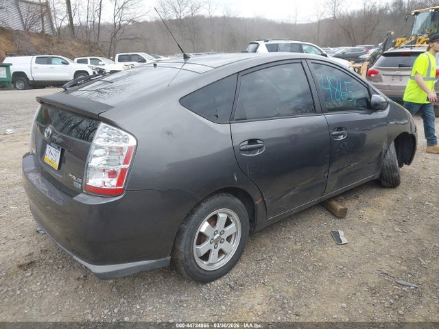 TOYOTA PRIUS - 4