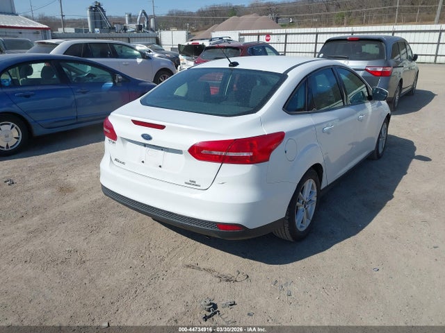 FORD FOCUS SE - 4