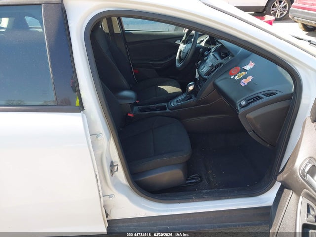 FORD FOCUS SE - 5