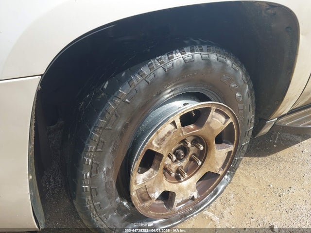 CHEVROLET AVALANCHE 1500 LS - 6