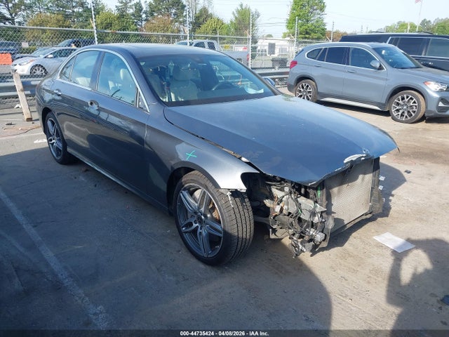 MERCEDES-BENZ E-CLASS - 1