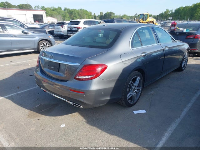 MERCEDES-BENZ E-CLASS - 4