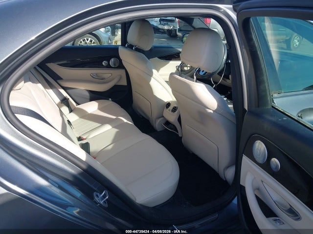 MERCEDES-BENZ E-CLASS - 8