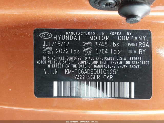 HYUNDAI VELOSTER BASE W/BLACK - 9