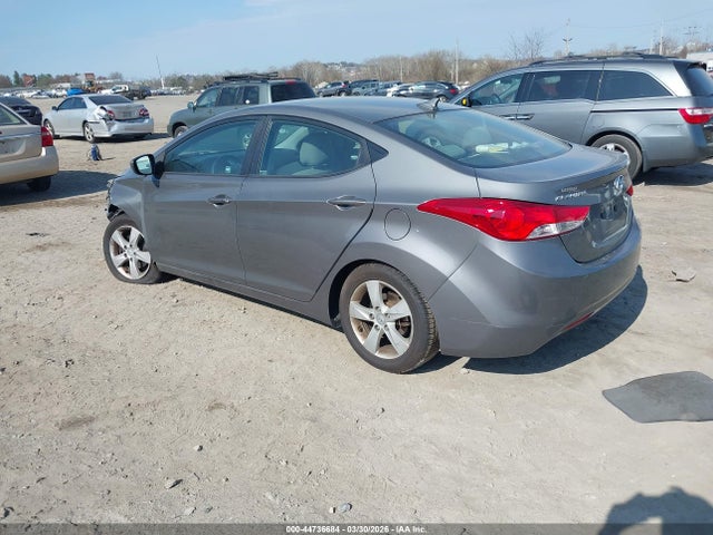 HYUNDAI ELANTRA - 3