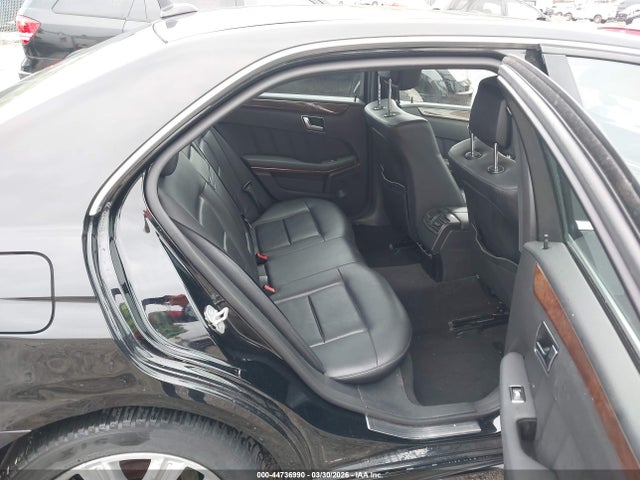 MERCEDES-BENZ E-CLASS - 8