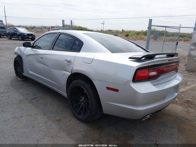 DODGE CHARGER SE - 3