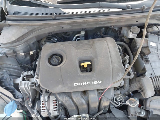 HYUNDAI ELANTRA SE - 10