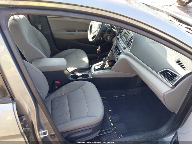 HYUNDAI ELANTRA SE - 5