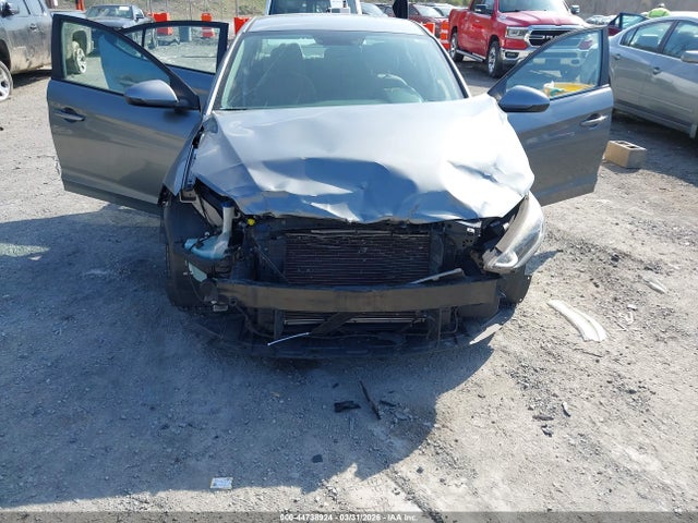 HYUNDAI ELANTRA SE - 6