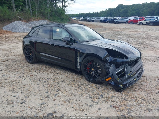 2026 PORSCHE MACAN GTS