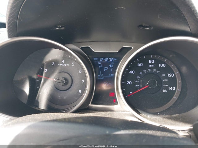 HYUNDAI VELOSTER BASE W/RED/BLACK - 7