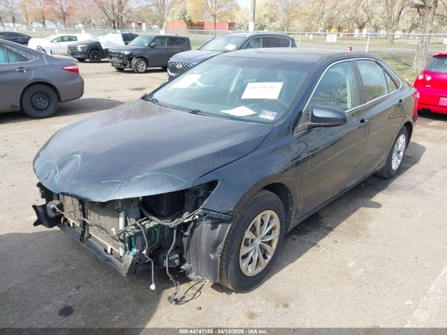 2015 Toyota CAMRY LE 照片 2
