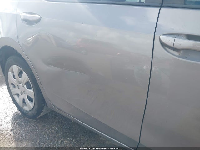 صورة 6 لـ 2015 Toyota COROLLA LE