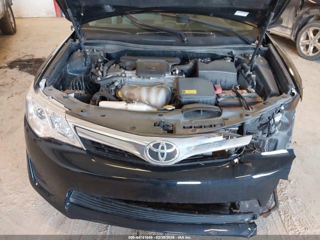 TOYOTA CAMRY - 10