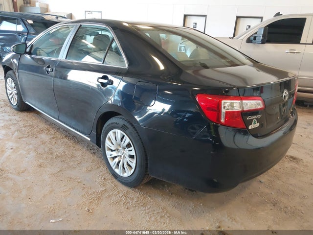 TOYOTA CAMRY - 3