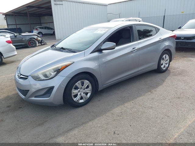 HYUNDAI ELANTRA SE - 2