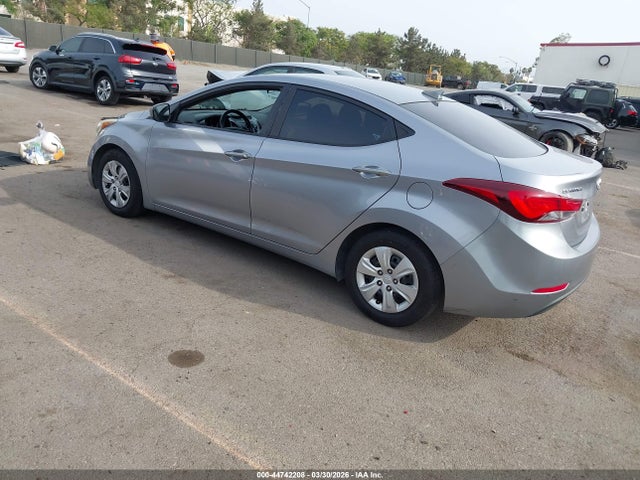 HYUNDAI ELANTRA SE - 3